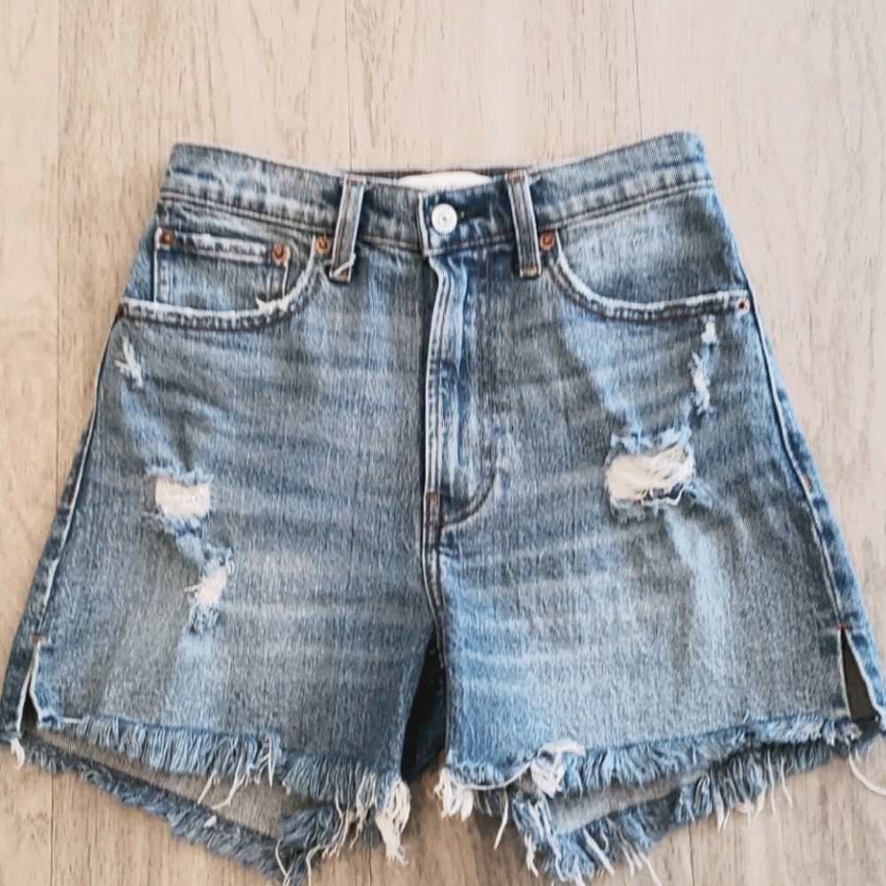 Abercrombie&Fitch High rise 4" denim curve shorts